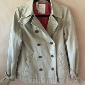 G1 Basic Goods Covetable Cropped TRENCH COAT Medium Beige/Iconic Red